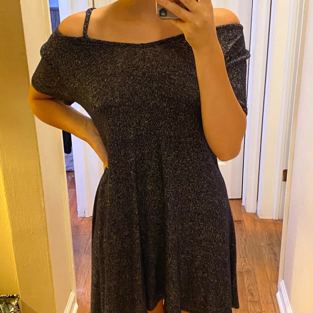 v neck dress